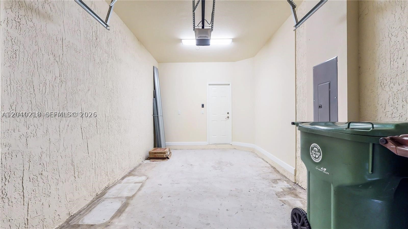 9073 W 33rd Ave, Hialeah FL 33018