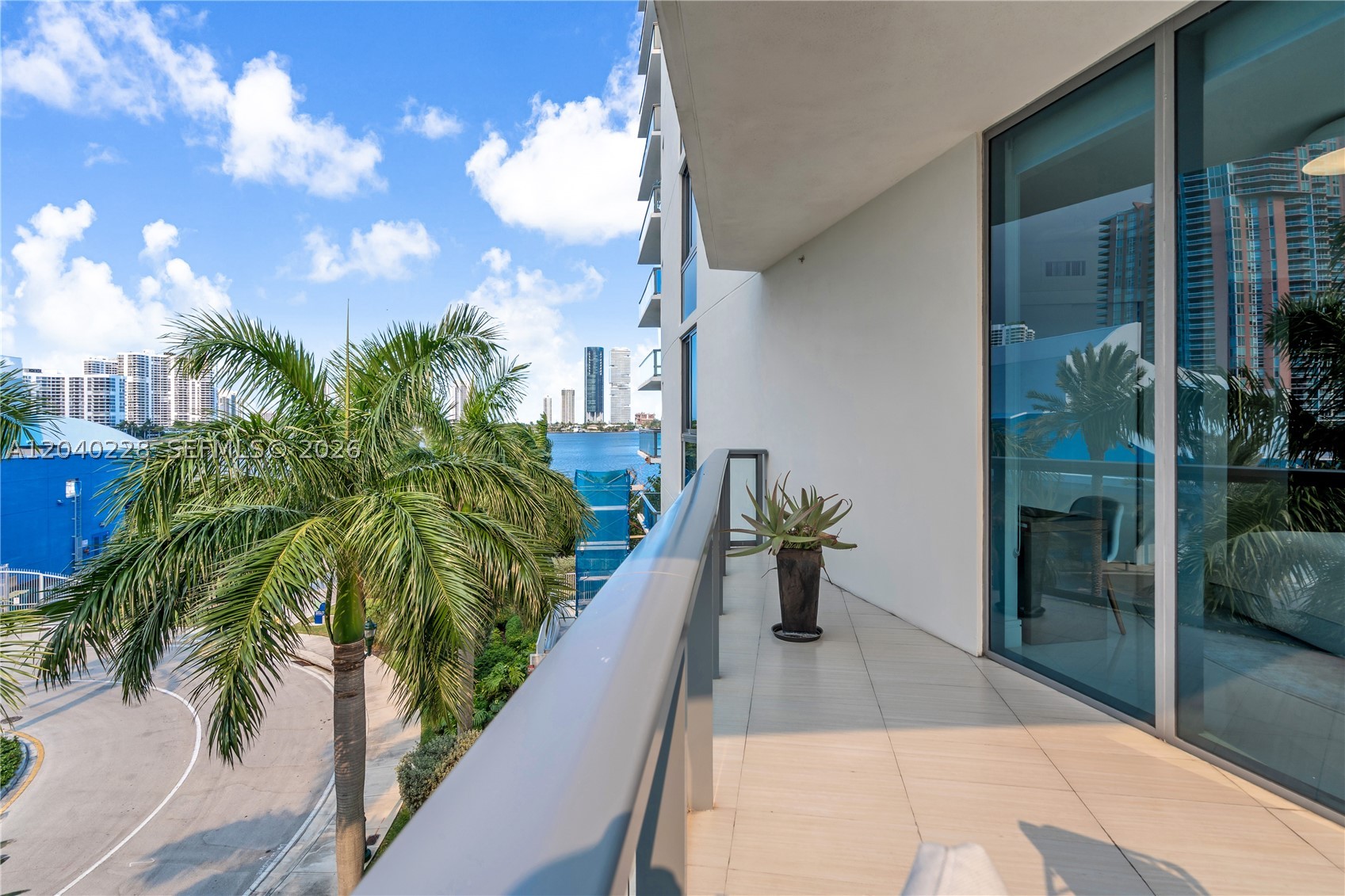 3300 NE 188th St #318, Aventura FL 33180