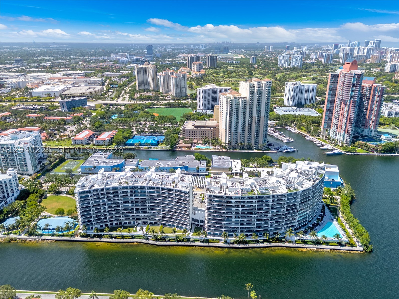 3300 NE 188th St #318, Aventura FL 33180