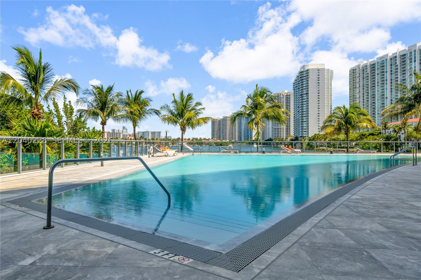 3300 NE 188th St #318, Aventura FL 33180