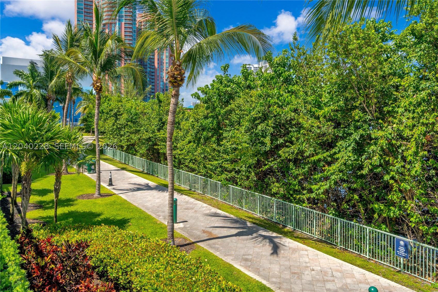 3300 NE 188th St #318, Aventura FL 33180