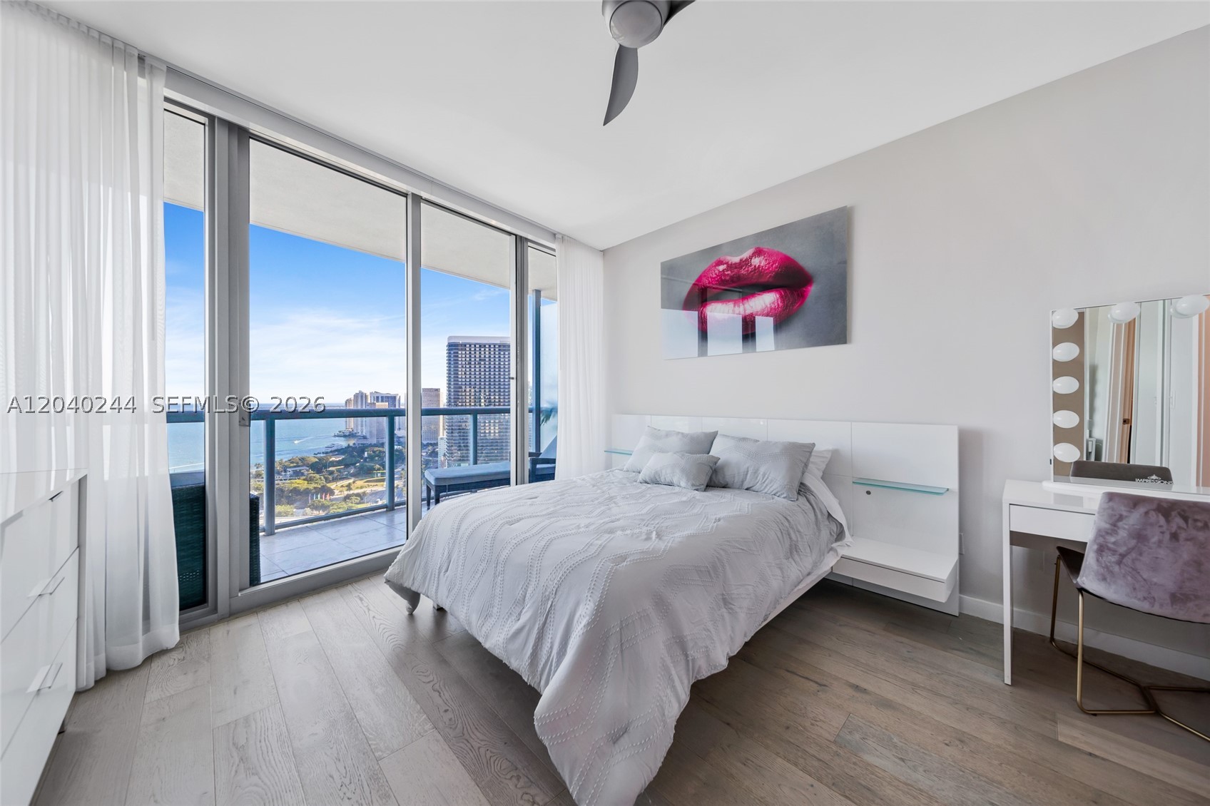 888 Biscayne Blvd #3907, Miami FL 33132