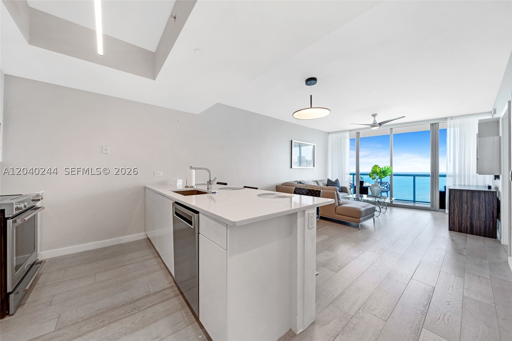 888 Biscayne Blvd #3907, Miami FL 33132