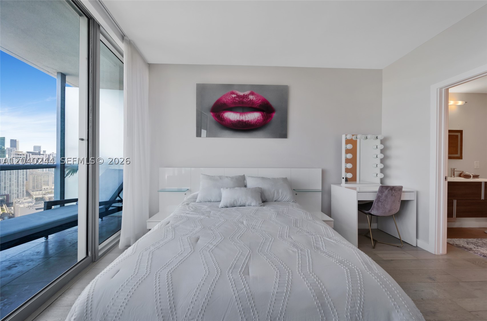 888 Biscayne Blvd #3907, Miami FL 33132