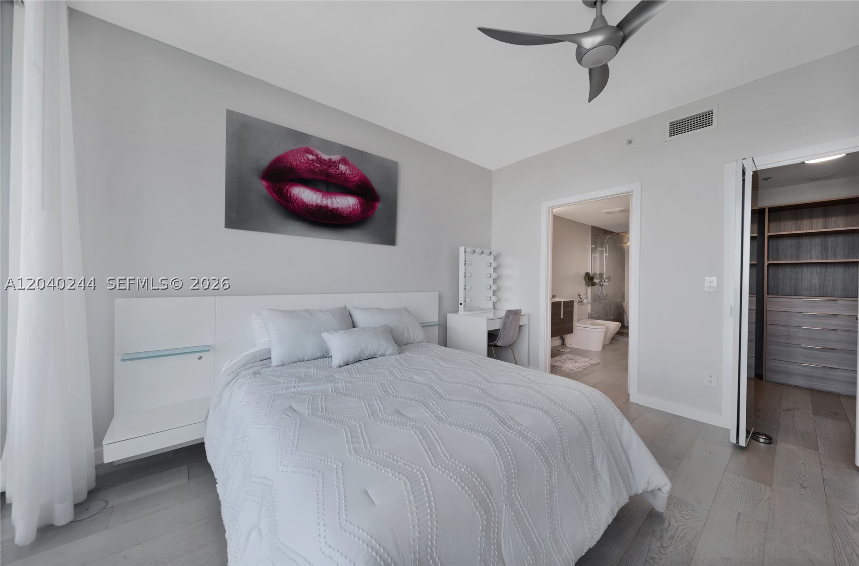 888 Biscayne Blvd #3907, Miami FL 33132