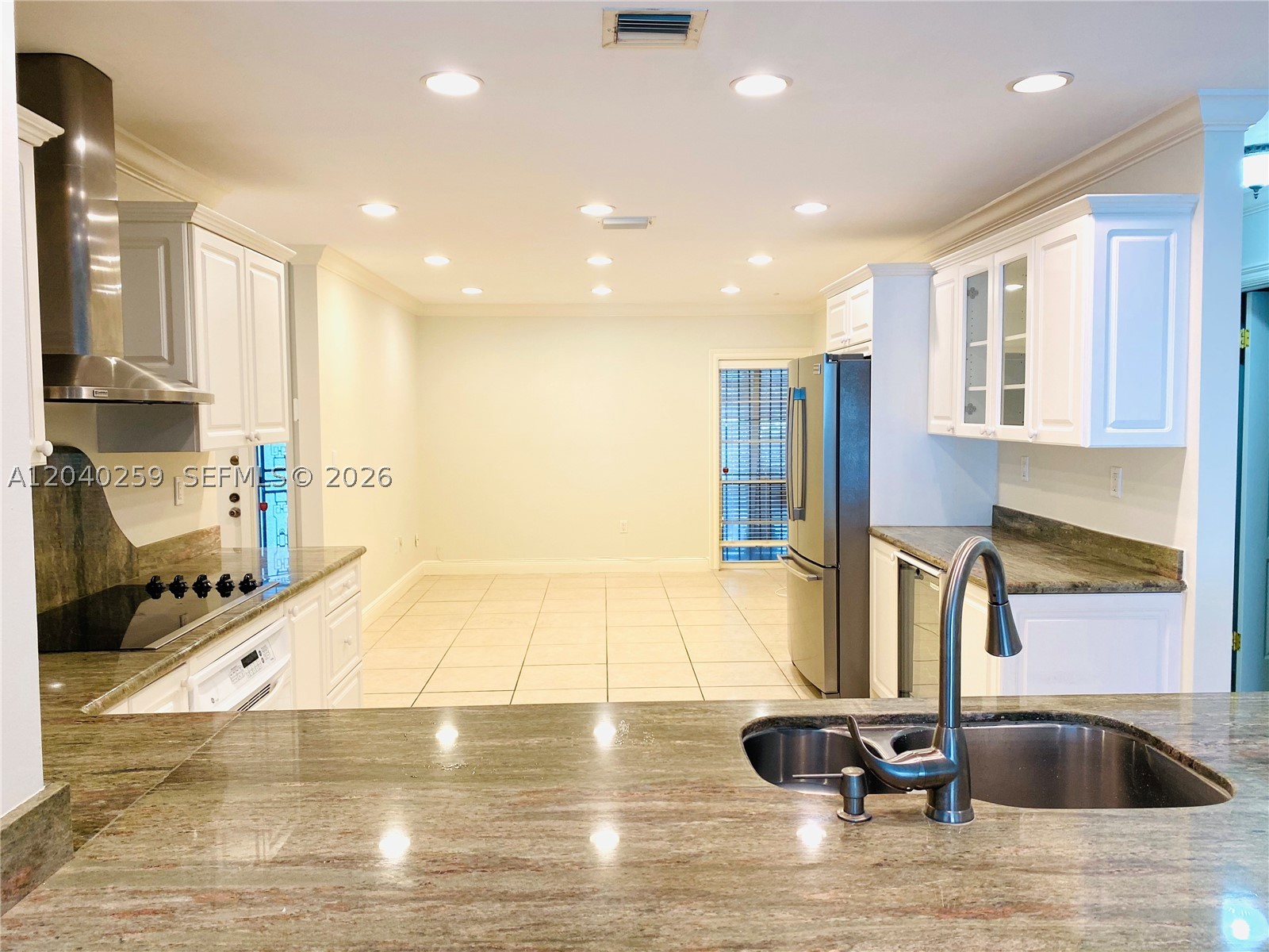 15187 W Loch Isle Dr W #15187, Miami Lakes FL 33014