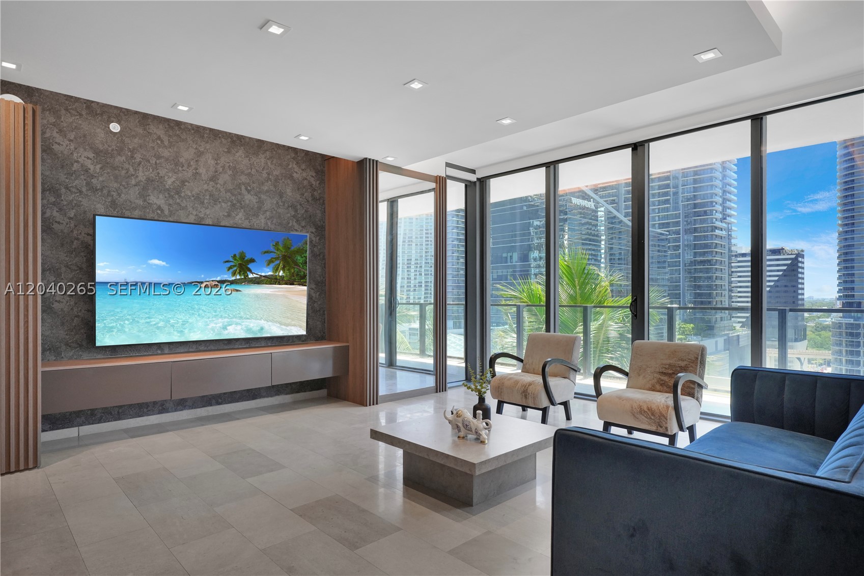 68 SE 6th St #1004, Miami FL 33131