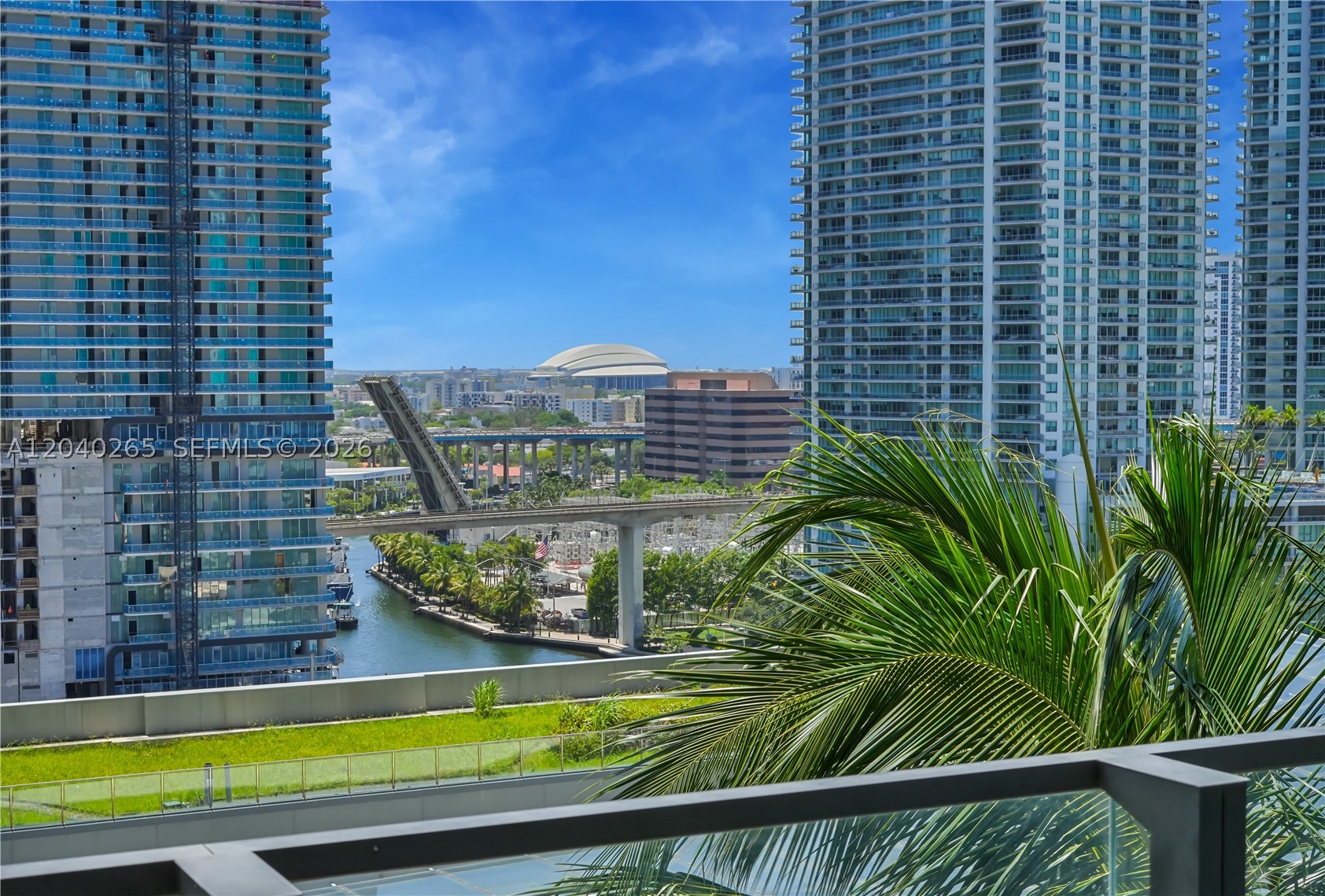 68 SE 6th St #1004, Miami FL 33131