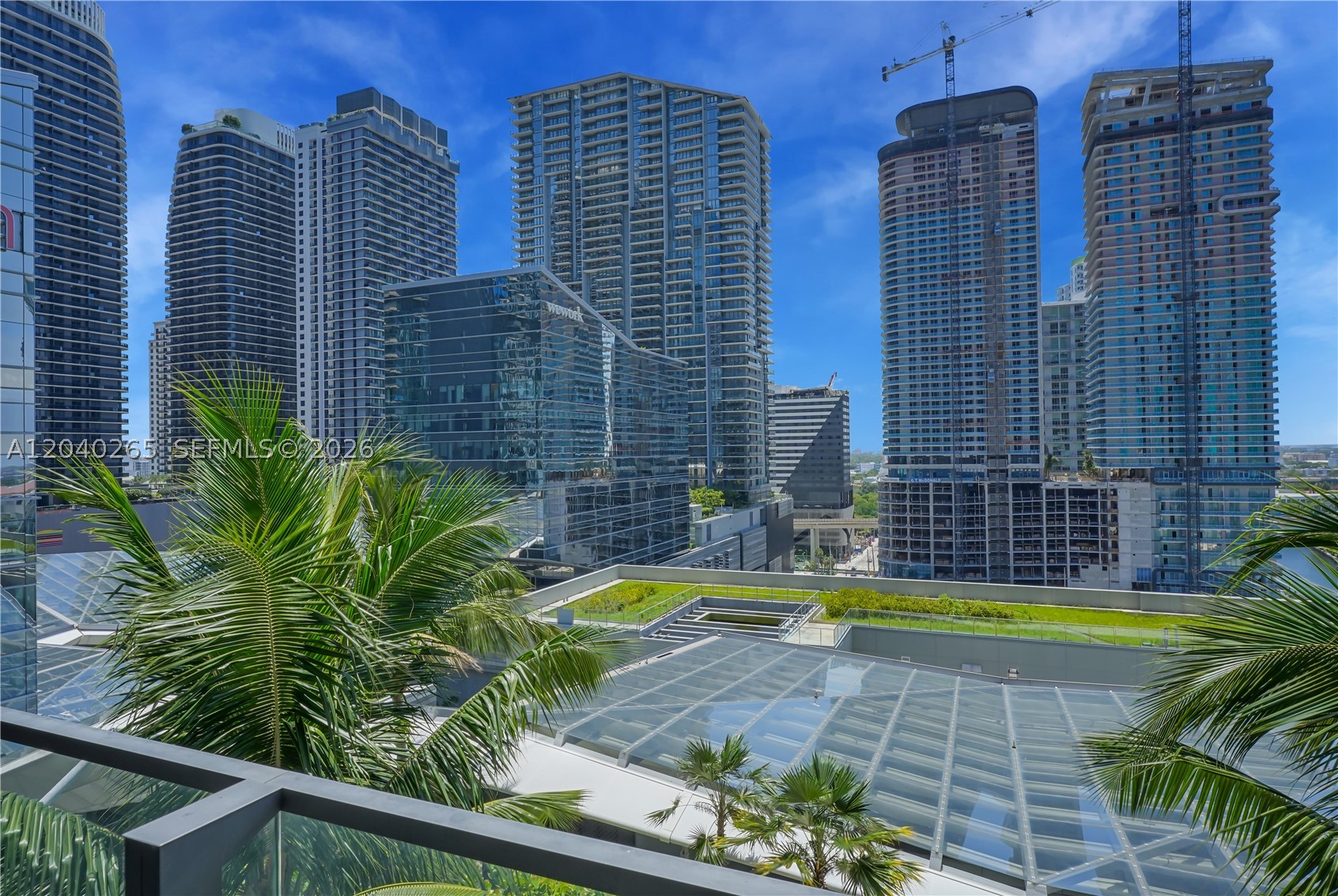68 SE 6th St #1004, Miami FL 33131