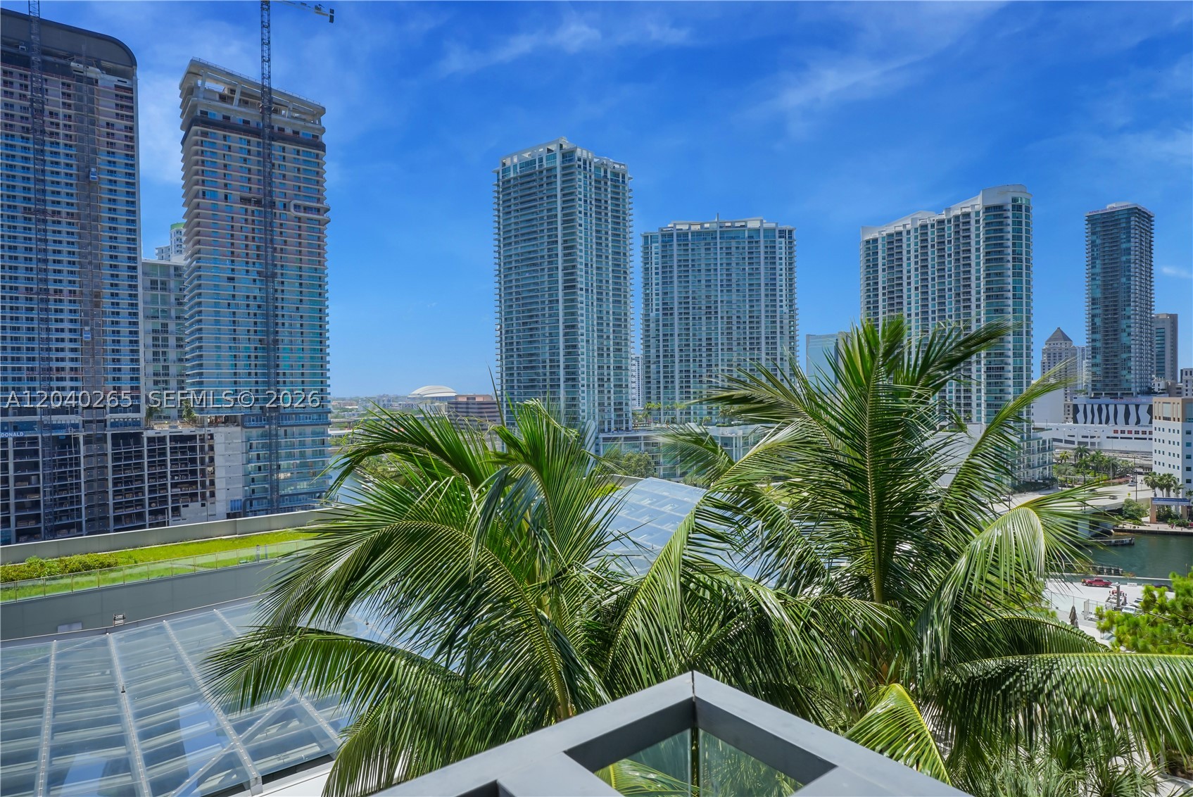 68 SE 6th St #1004, Miami FL 33131