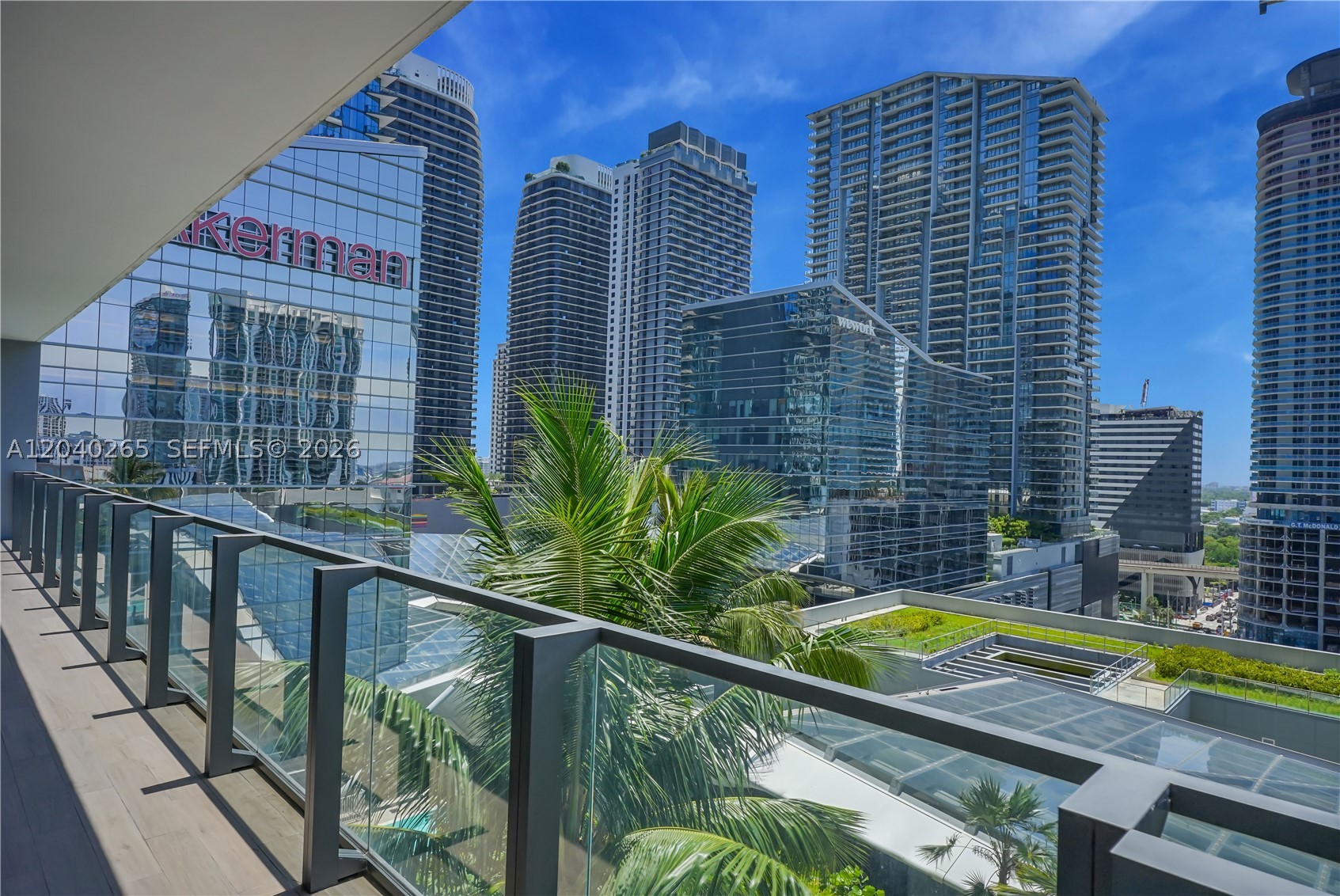 68 SE 6th St #1004, Miami FL 33131