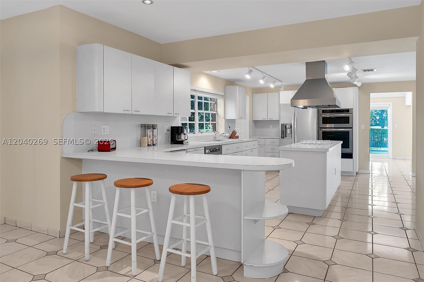 5309 Alton Rd, Miami Beach FL 33140