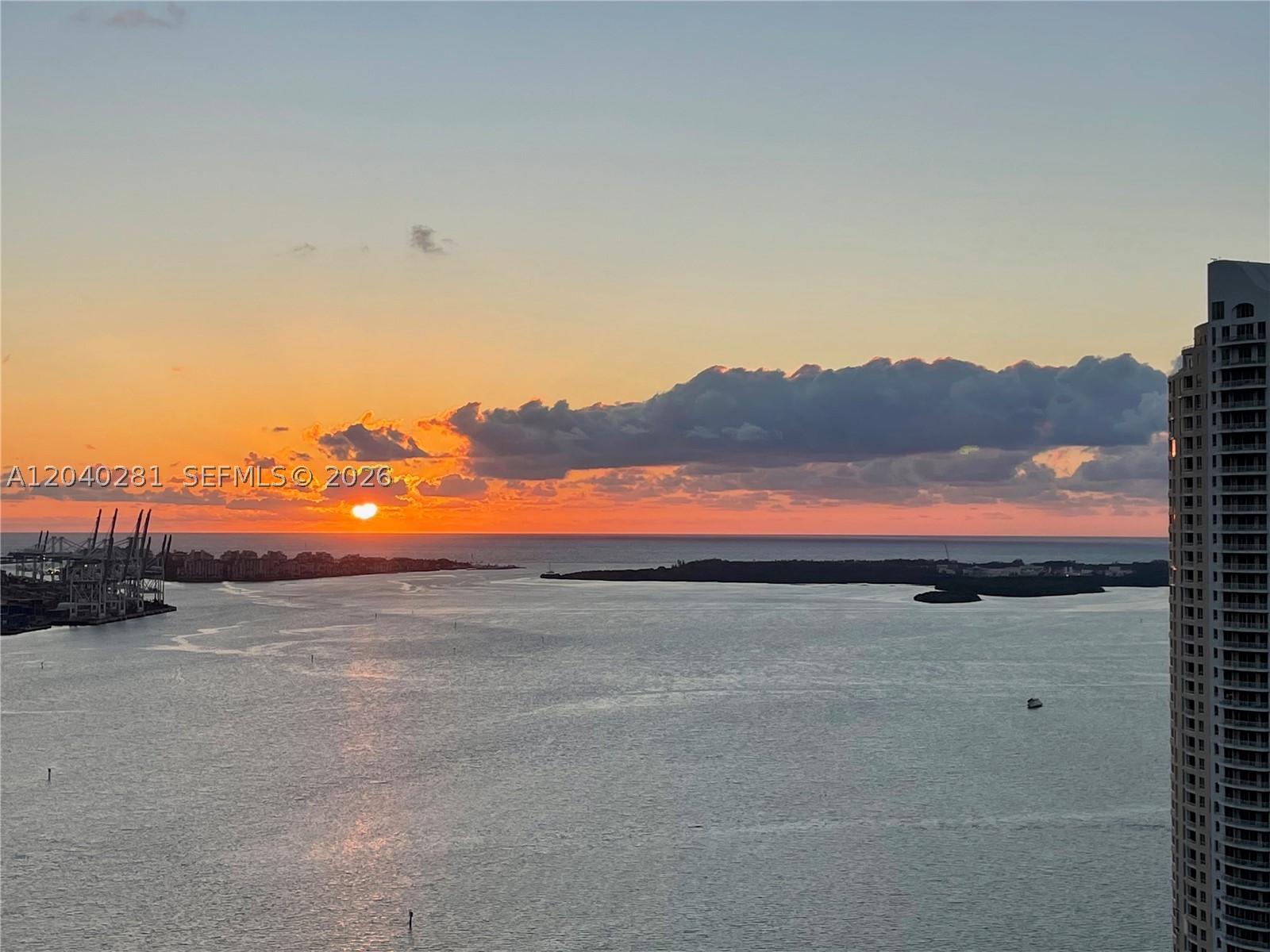 325 S Biscayne Blvd #3821, Miami FL 33131