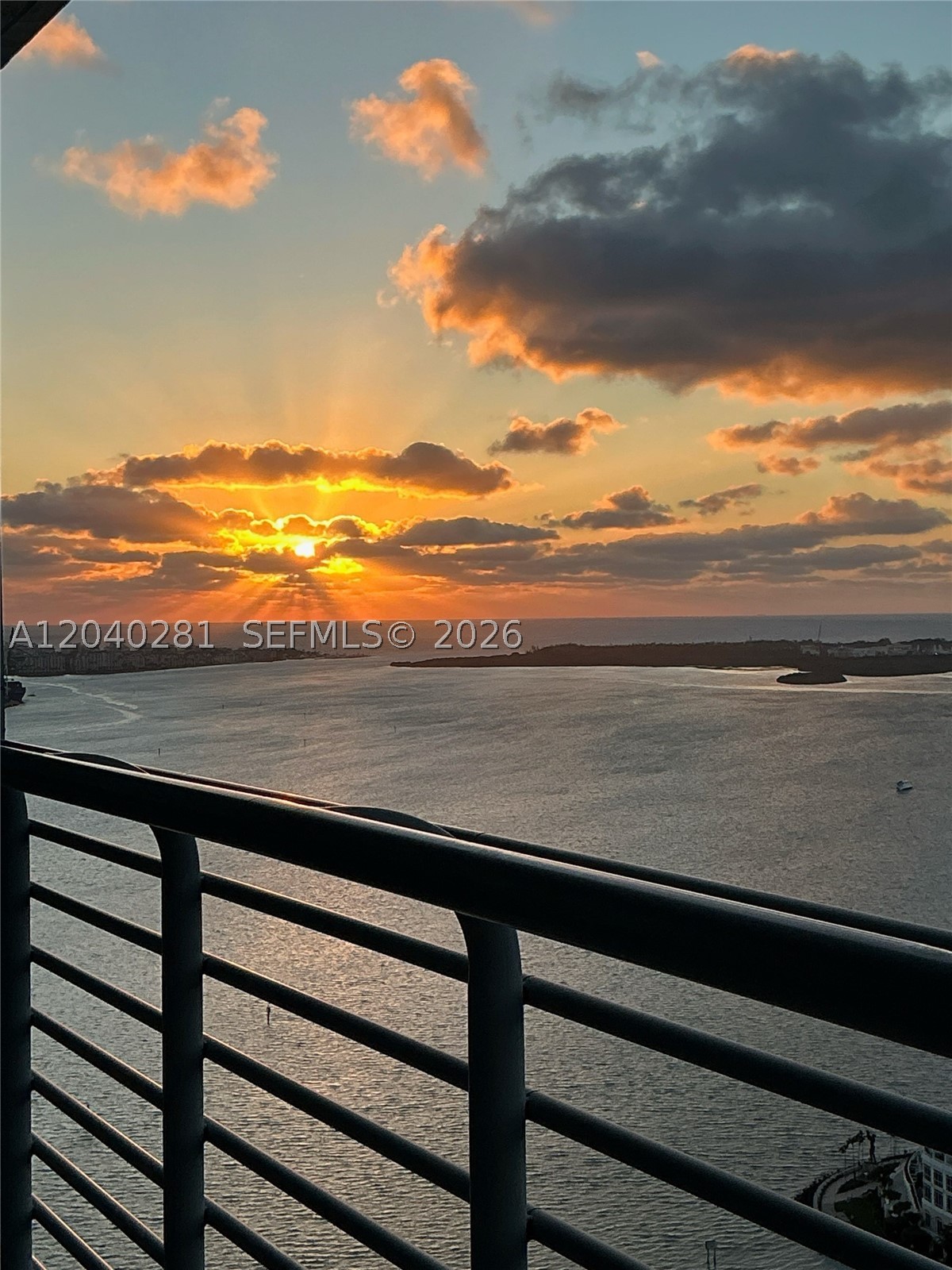 325 S Biscayne Blvd #3821, Miami FL 33131