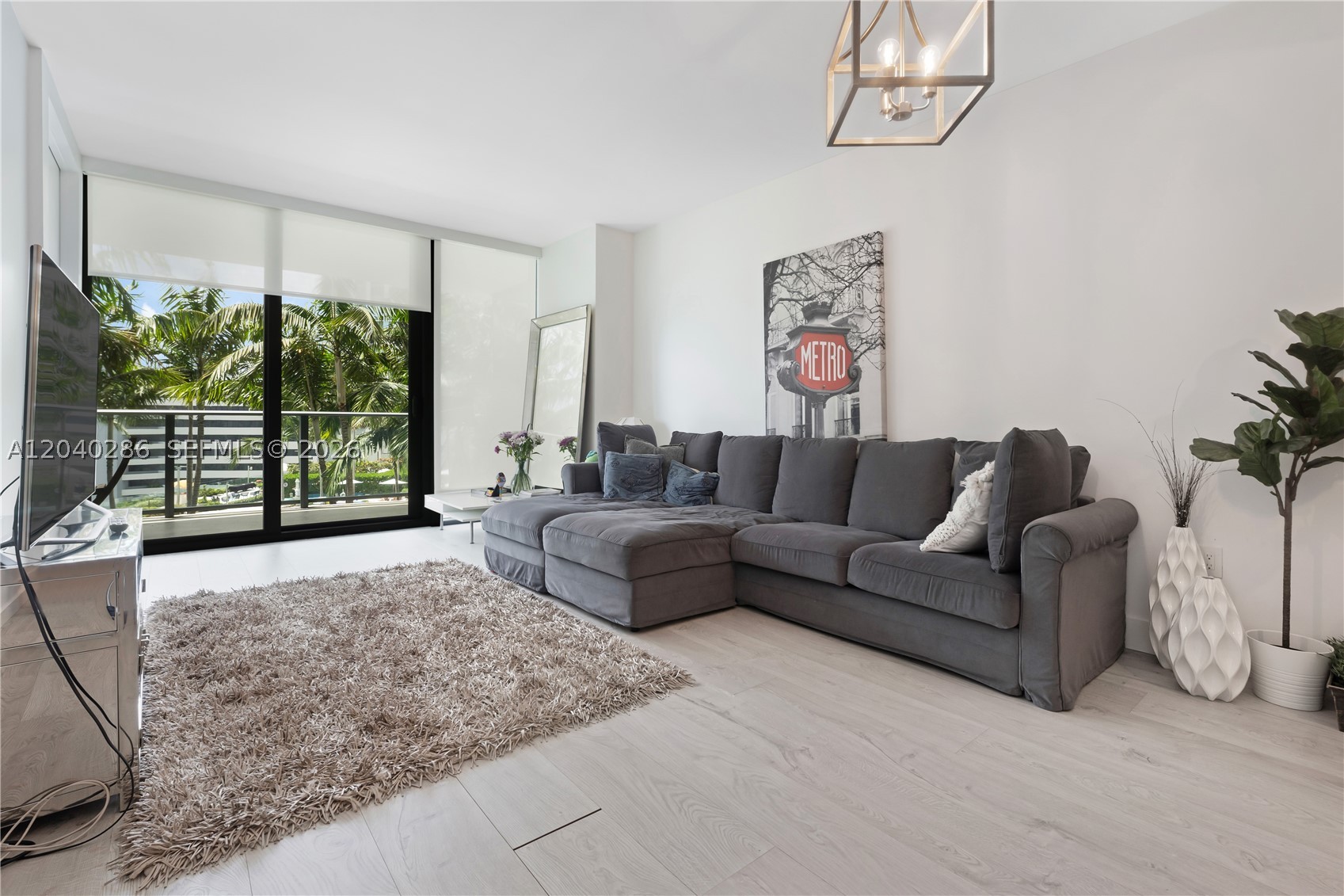 650 NE 32nd St #703, Miami FL 33137