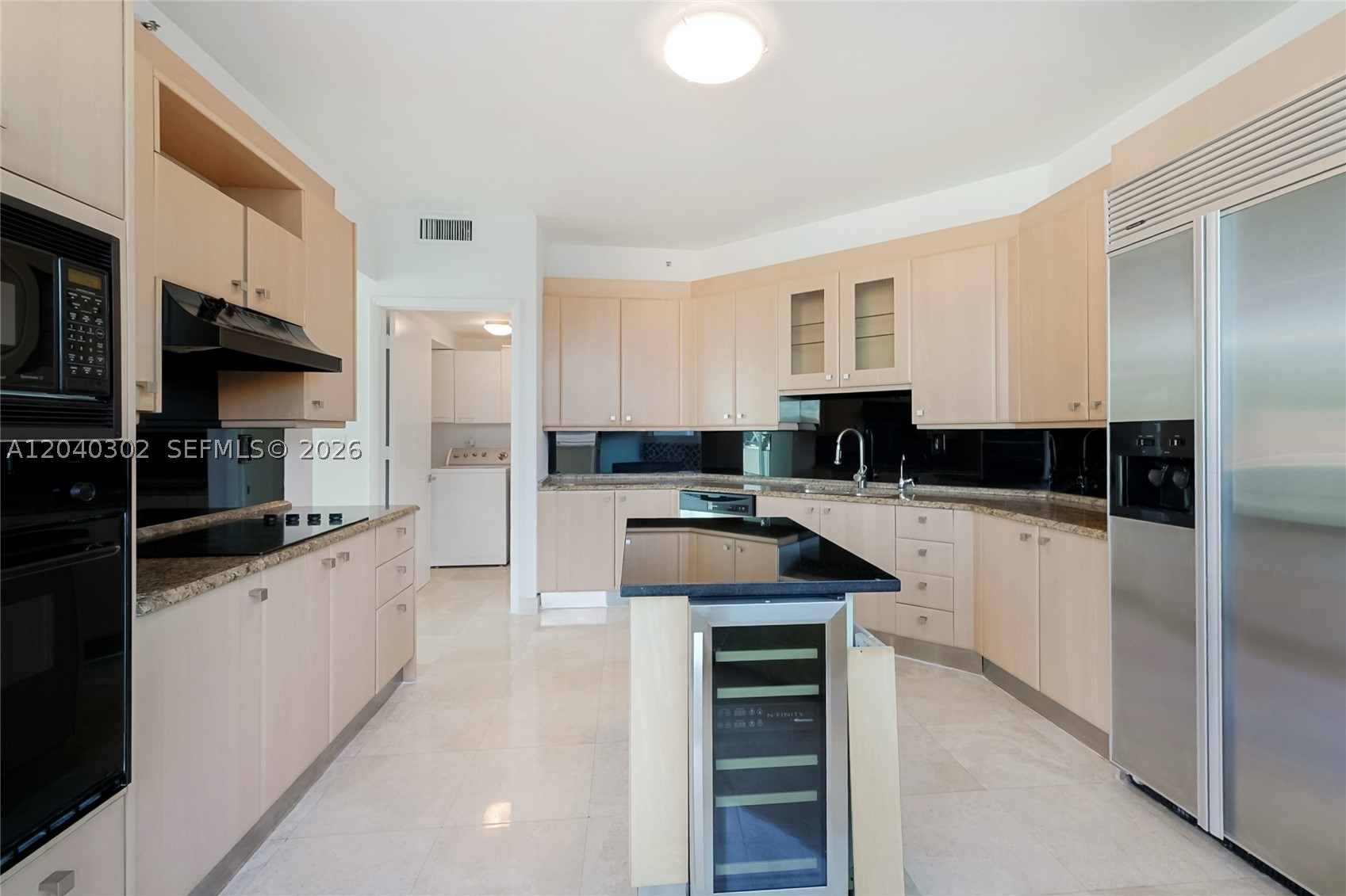 300 S Pointe Dr #405, Miami Beach FL 33139