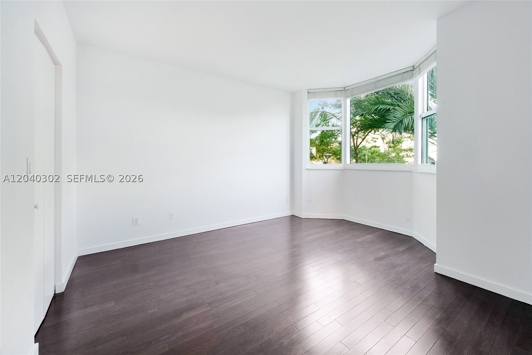 300 S Pointe Dr #405, Miami Beach FL 33139