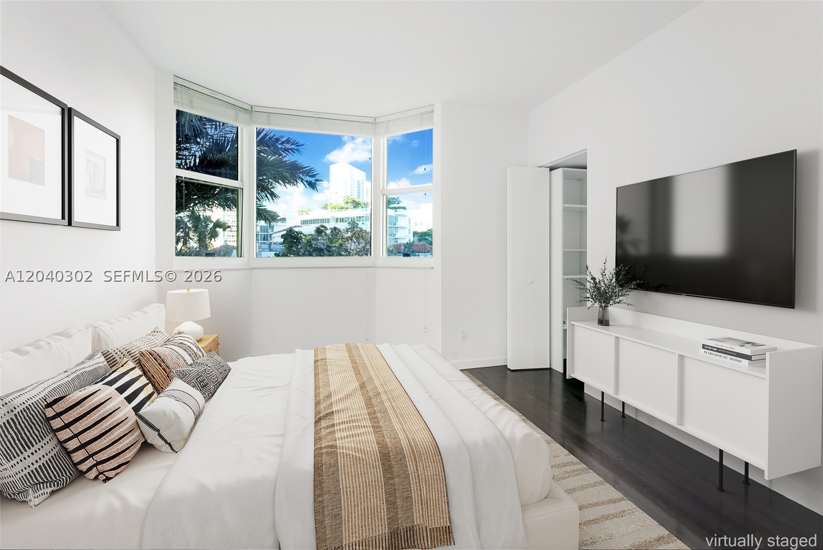 300 S Pointe Dr #405, Miami Beach FL 33139
