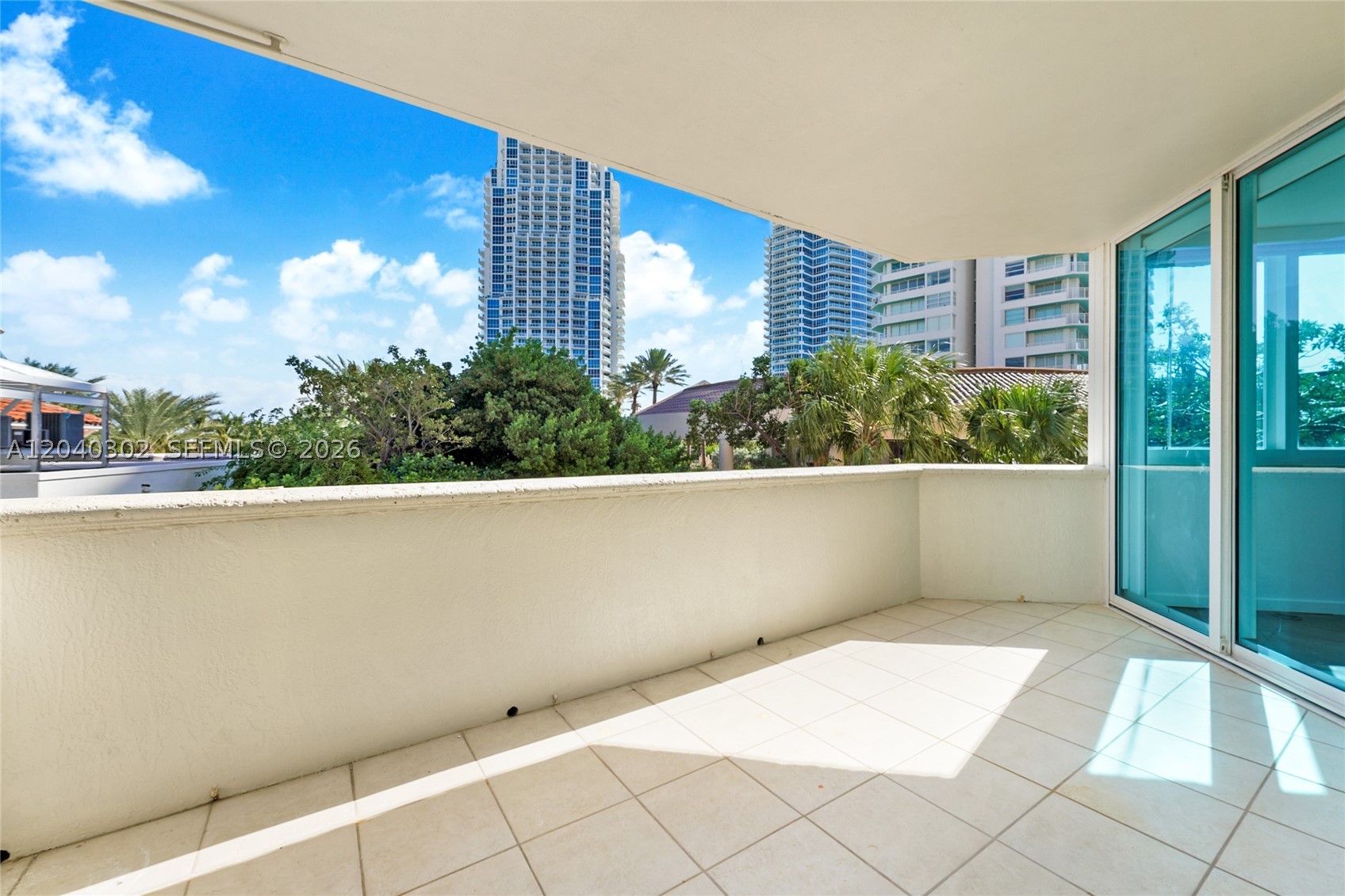 300 S Pointe Dr #405, Miami Beach FL 33139