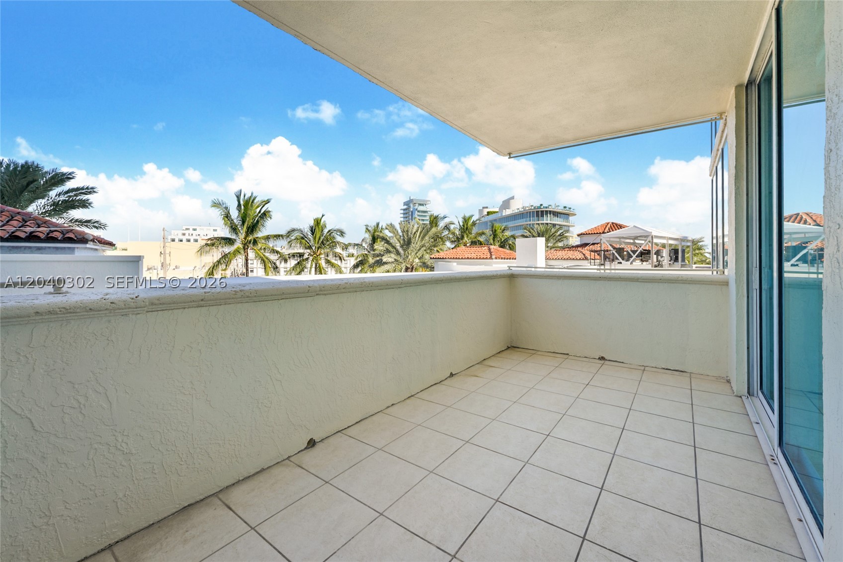 300 S Pointe Dr #405, Miami Beach FL 33139