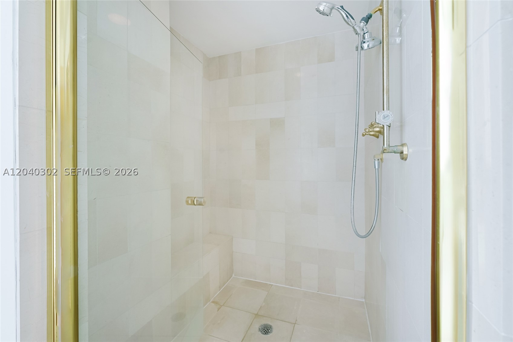 300 S Pointe Dr #405, Miami Beach FL 33139