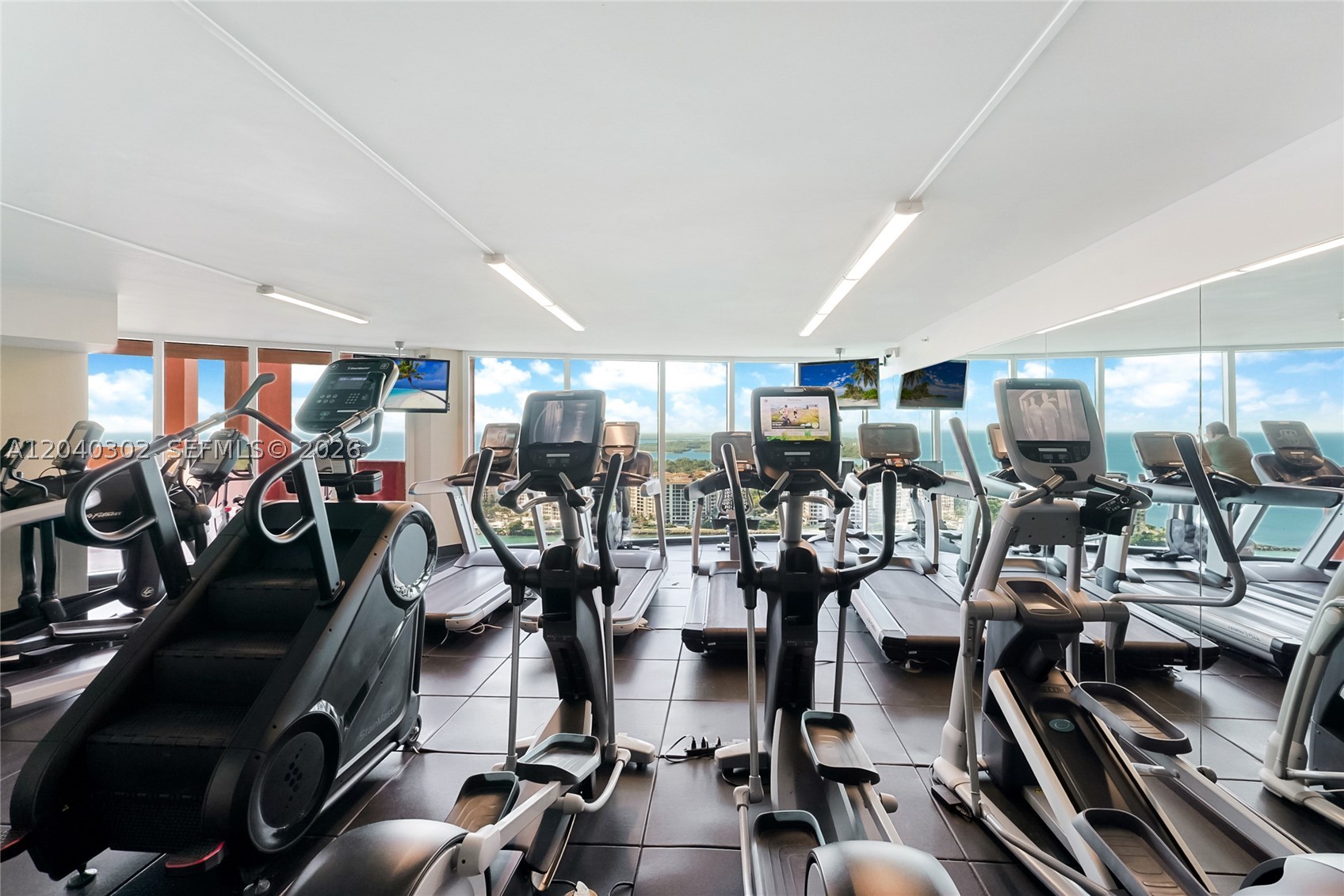 300 S Pointe Dr #405, Miami Beach FL 33139