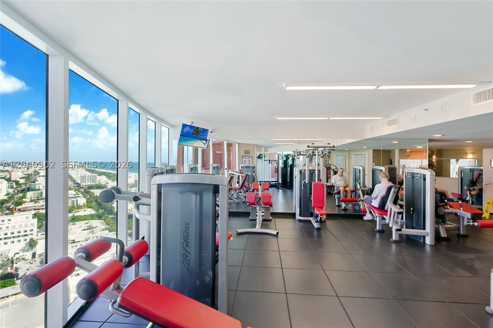 300 S Pointe Dr #405, Miami Beach FL 33139