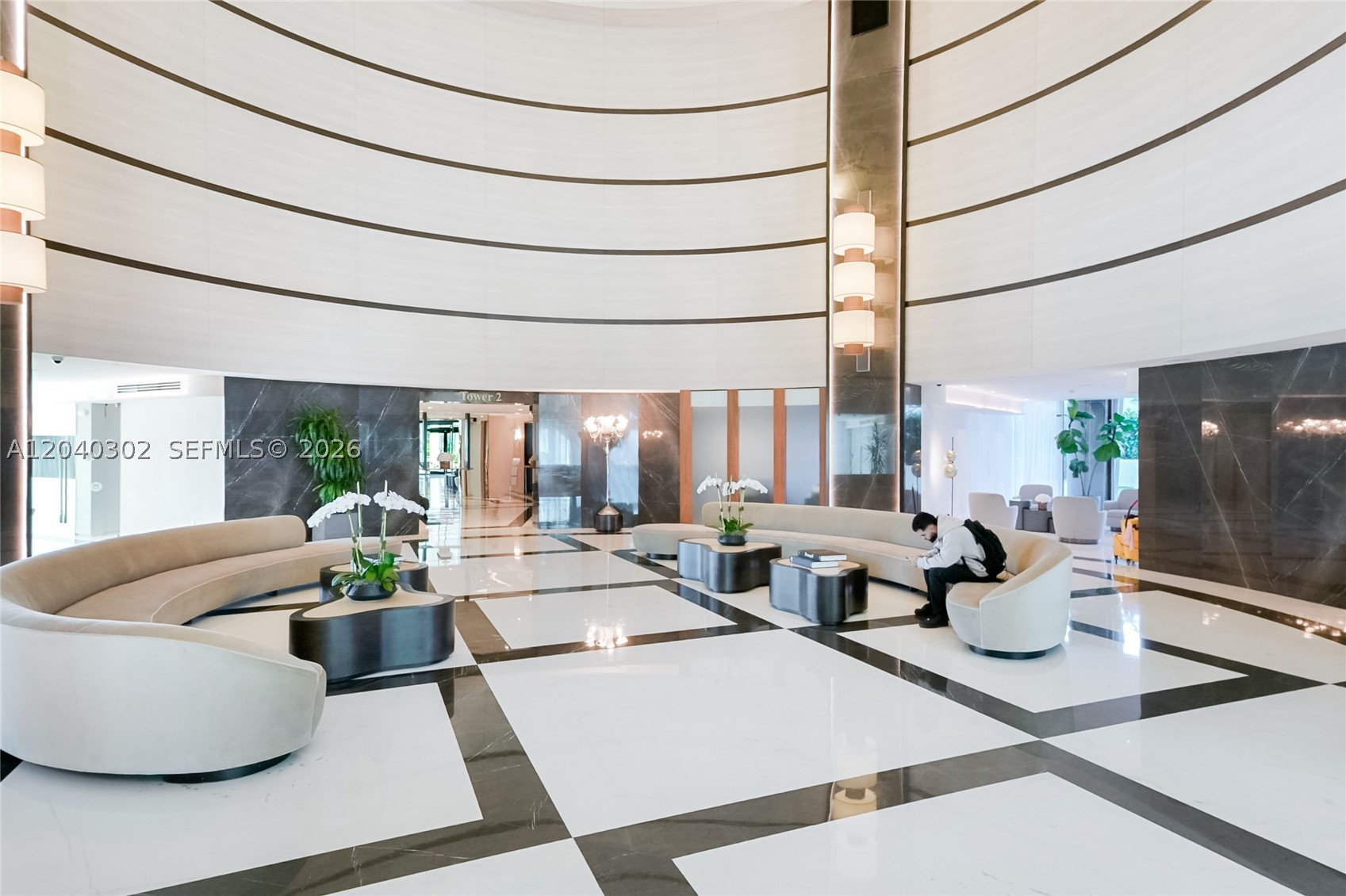 300 S Pointe Dr #405, Miami Beach FL 33139