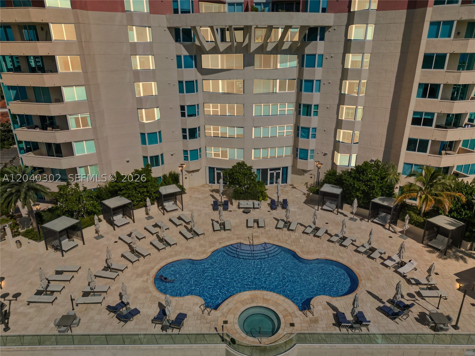 300 S Pointe Dr #405, Miami Beach FL 33139