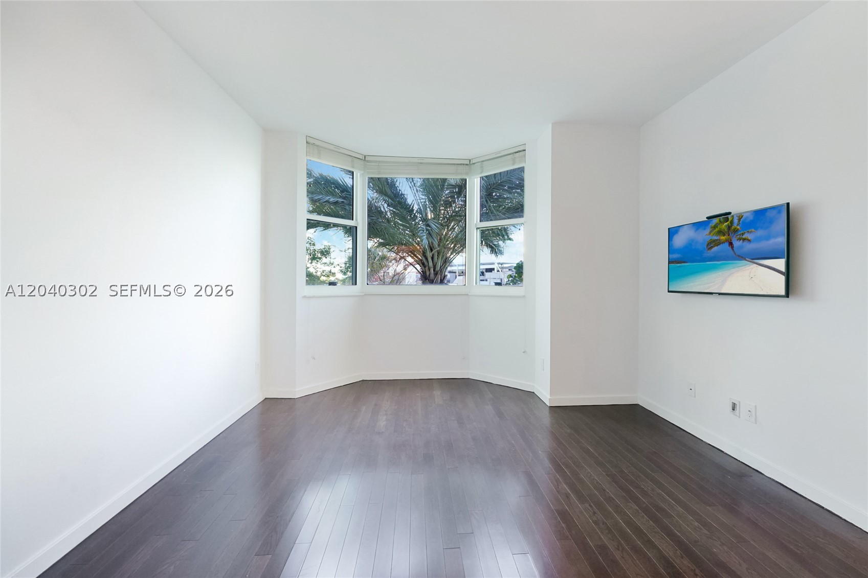 300 S Pointe Dr #405, Miami Beach FL 33139