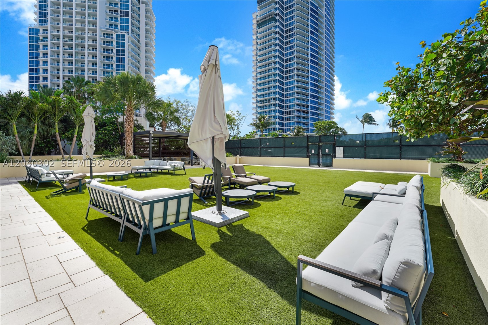 300 S Pointe Dr #405, Miami Beach FL 33139