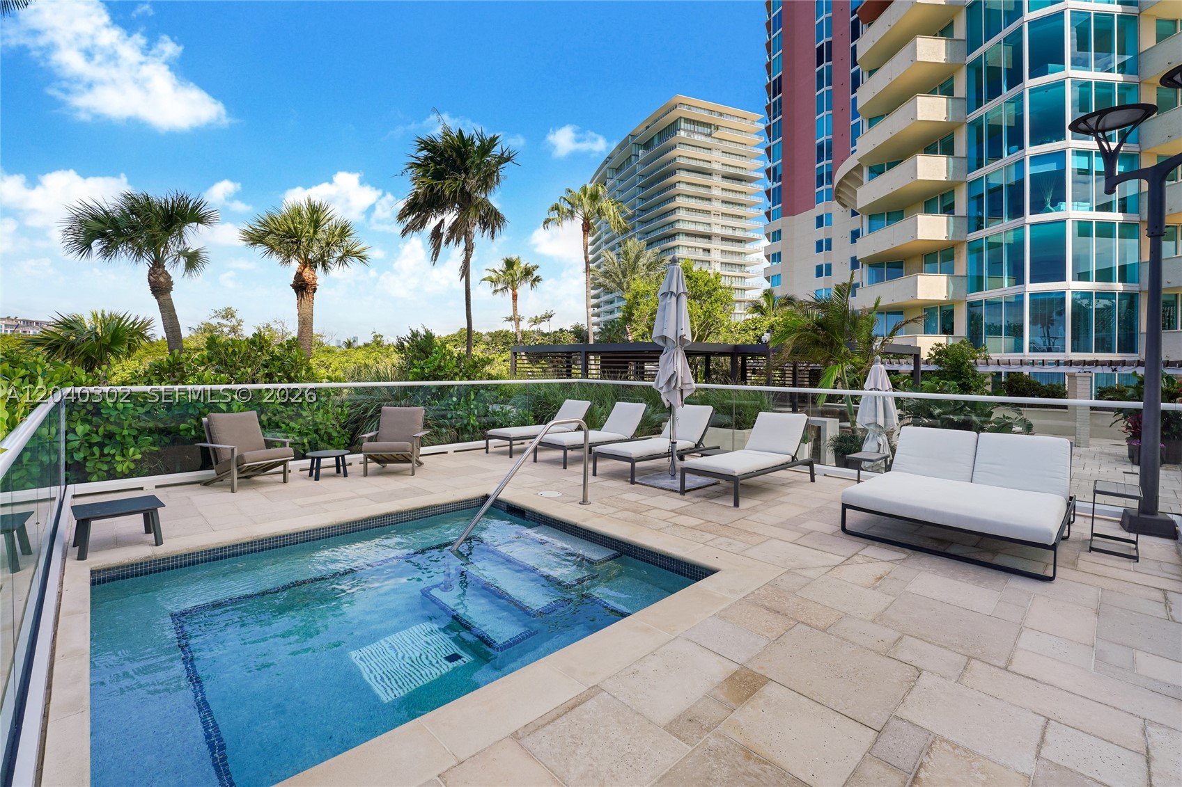 300 S Pointe Dr #405, Miami Beach FL 33139