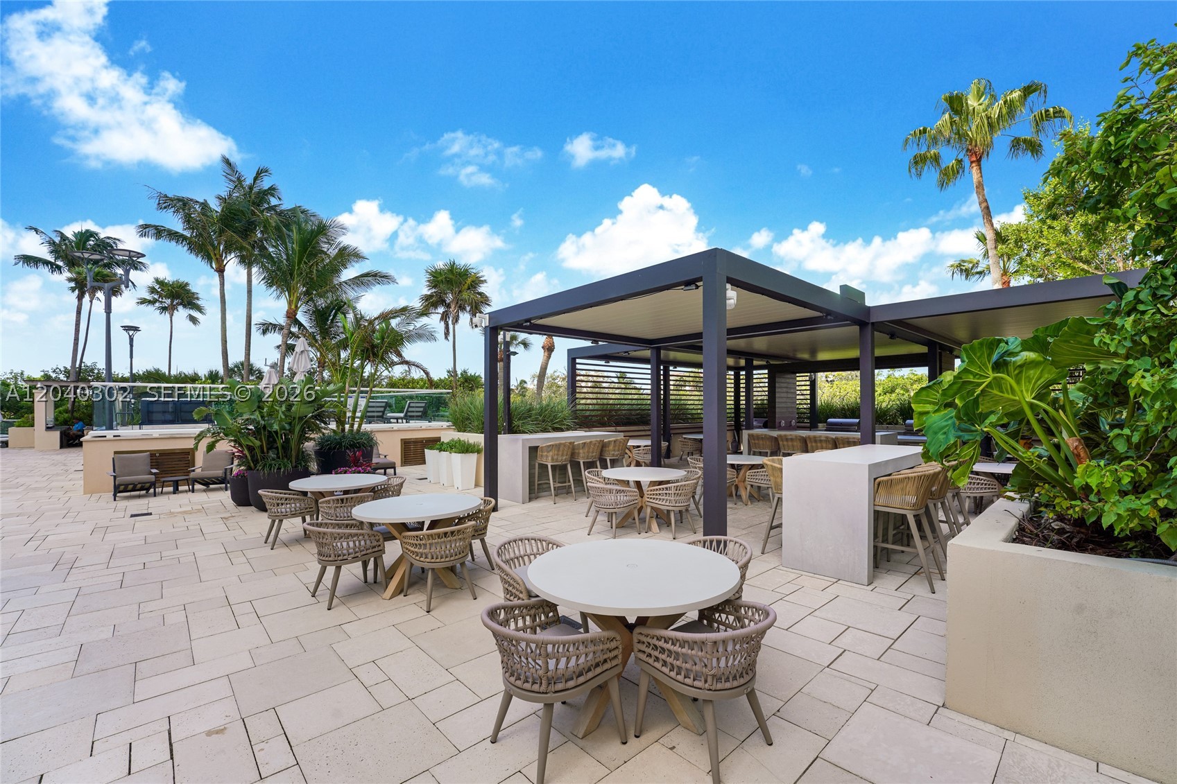 300 S Pointe Dr #405, Miami Beach FL 33139
