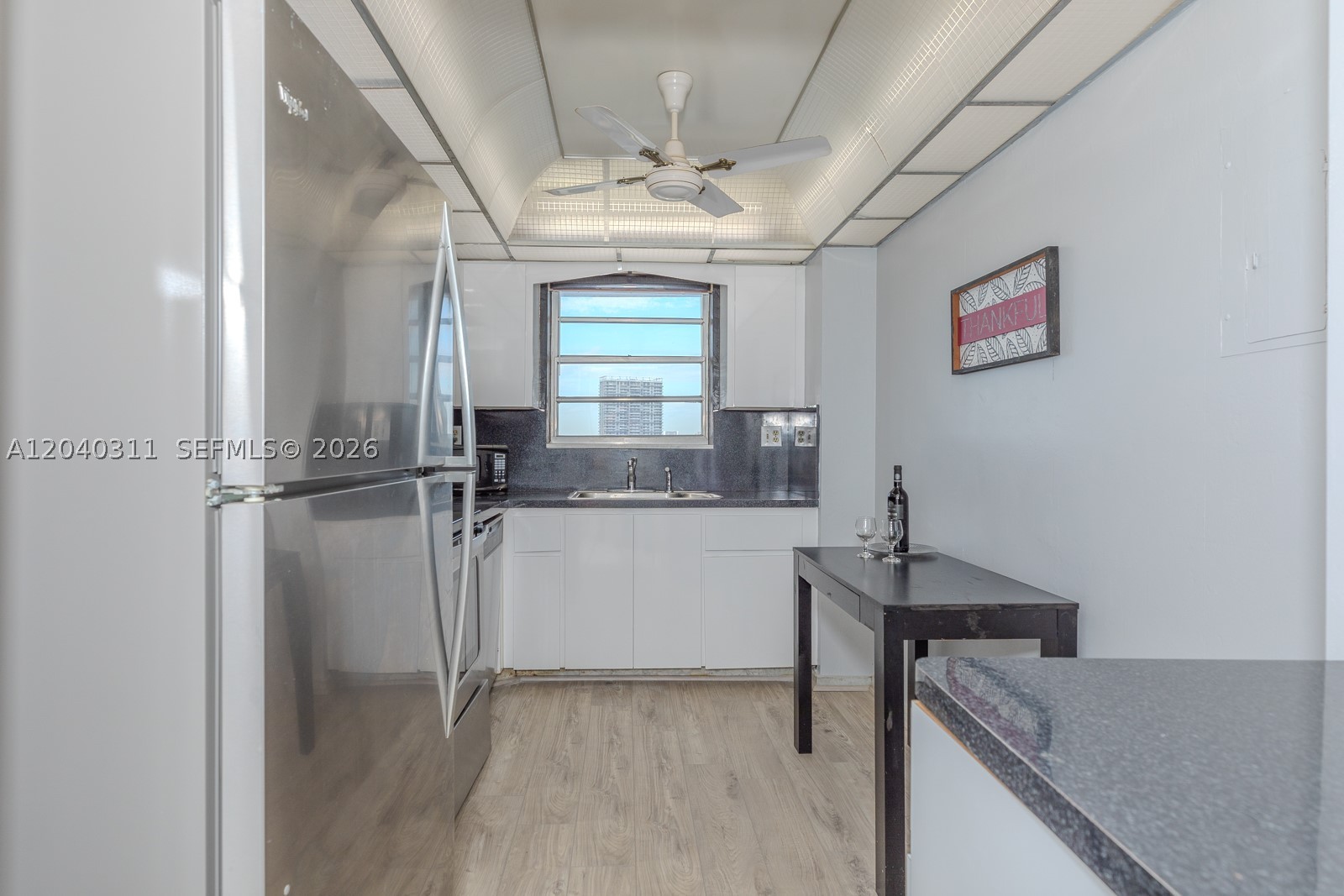 137 Golden Isles Dr #809, Hallandale Beach FL 33009