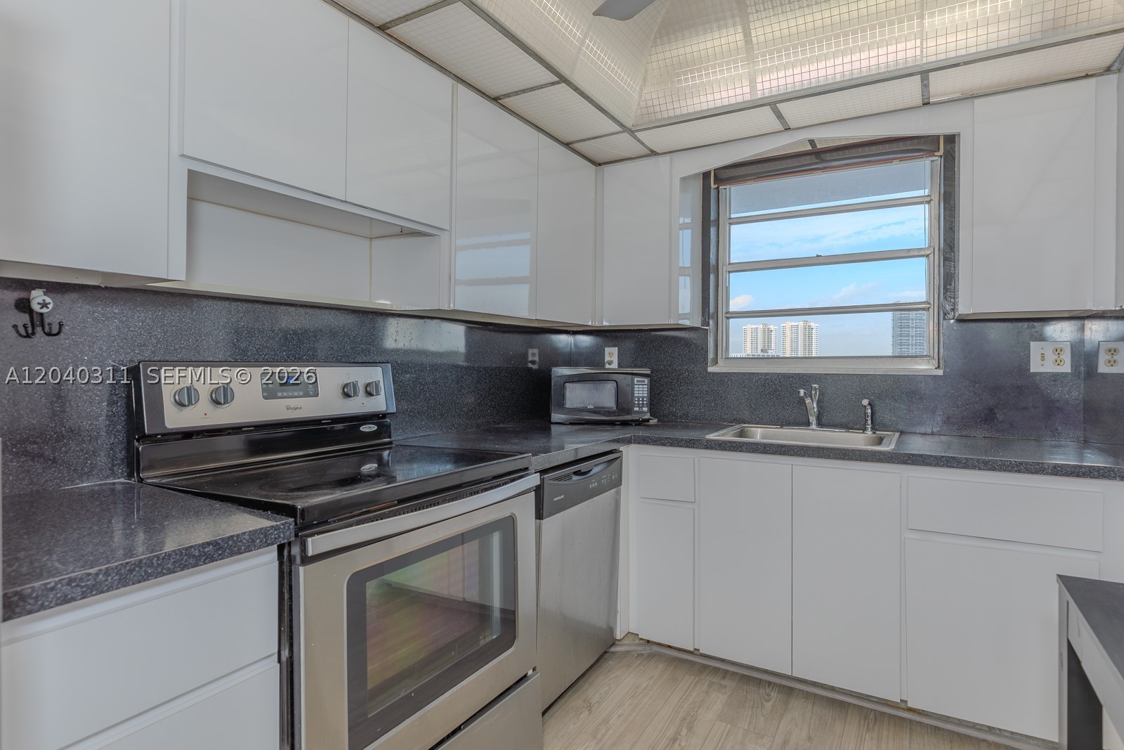 137 Golden Isles Dr #809, Hallandale Beach FL 33009