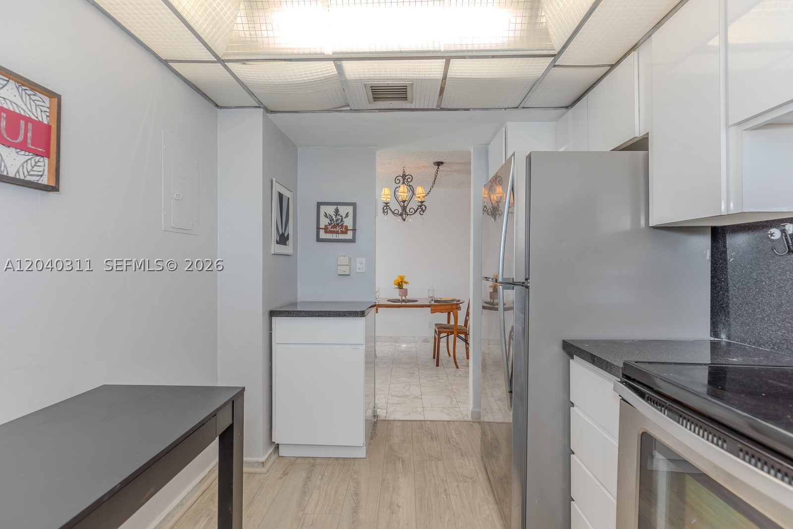 137 Golden Isles Dr #809, Hallandale Beach FL 33009