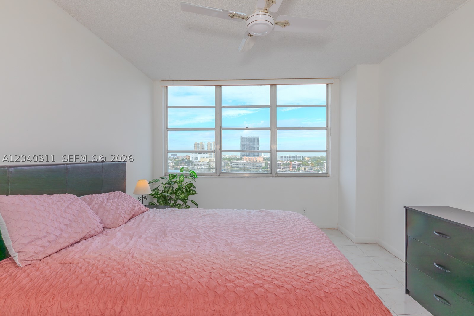 137 Golden Isles Dr #809, Hallandale Beach FL 33009