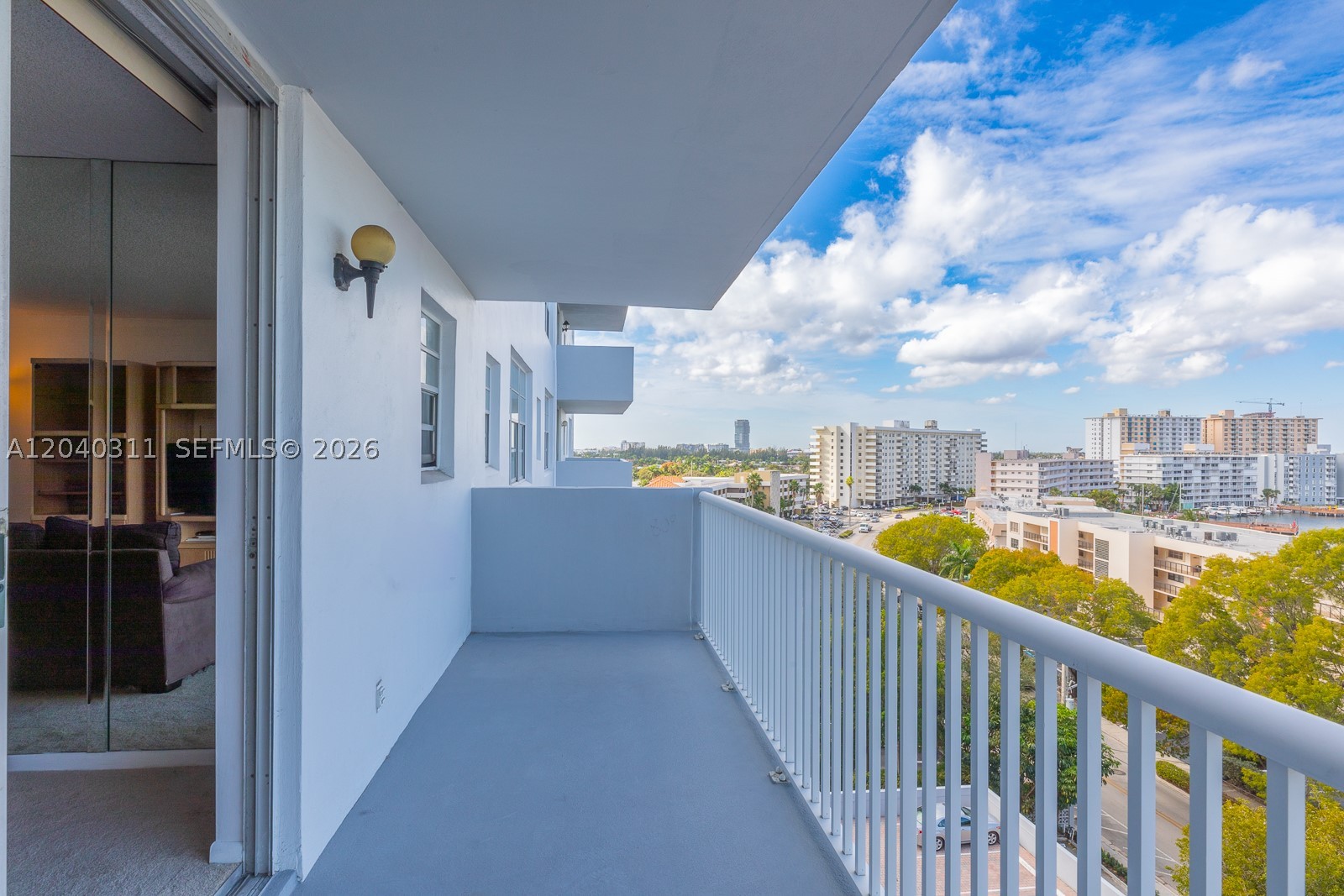 137 Golden Isles Dr #809, Hallandale Beach FL 33009