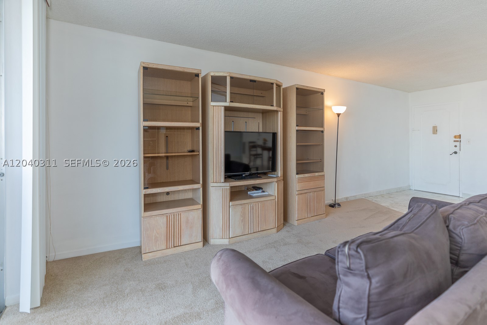 137 Golden Isles Dr #809, Hallandale Beach FL 33009