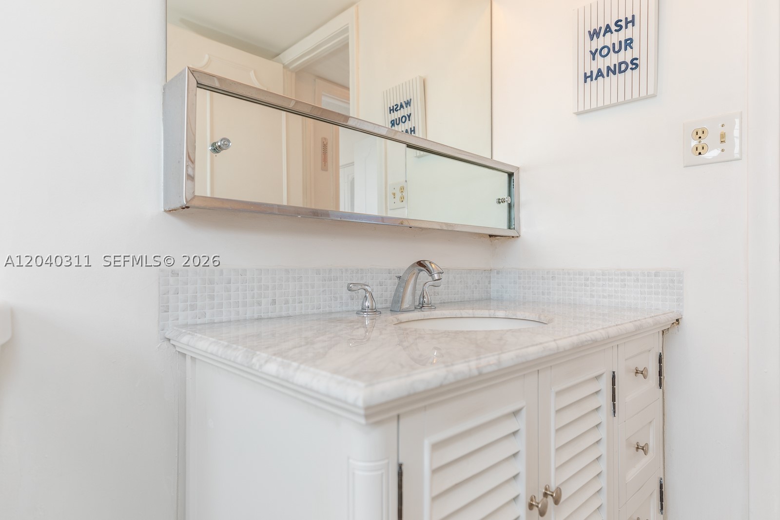 137 Golden Isles Dr #809, Hallandale Beach FL 33009