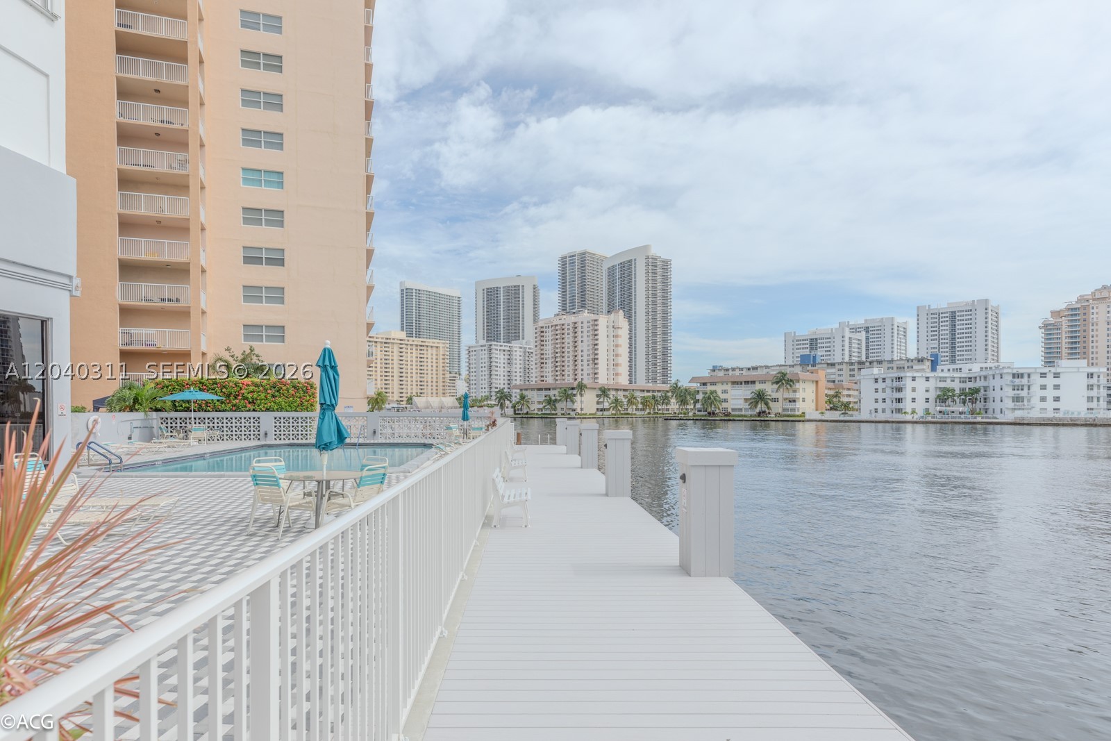 137 Golden Isles Dr #809, Hallandale Beach FL 33009