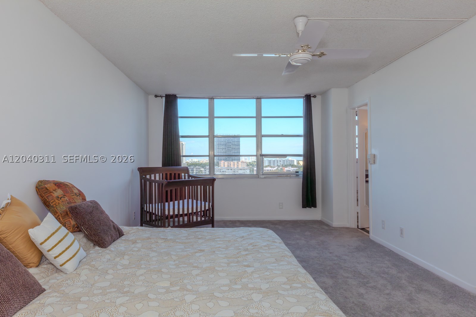 137 Golden Isles Dr #809, Hallandale Beach FL 33009