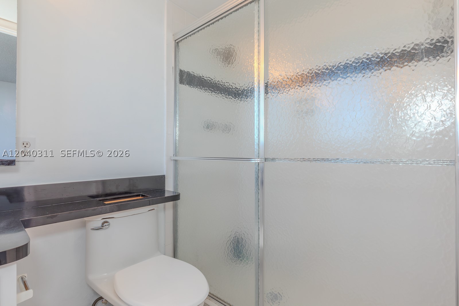137 Golden Isles Dr #809, Hallandale Beach FL 33009