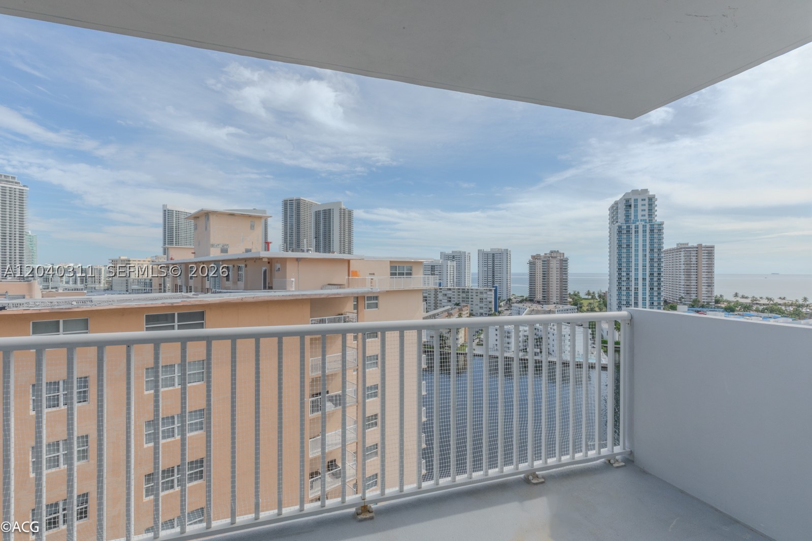 137 Golden Isles Dr #809, Hallandale Beach FL 33009