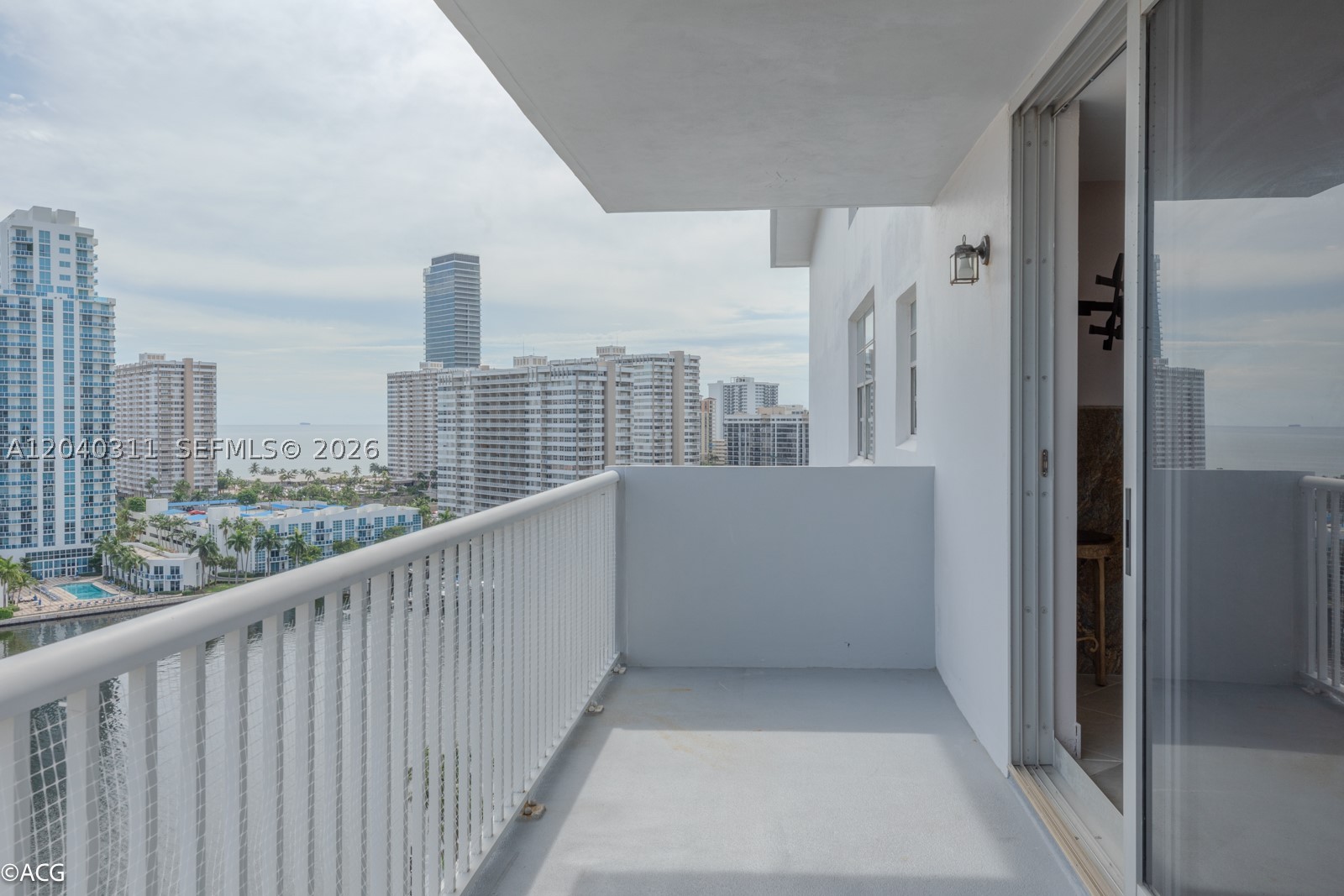 137 Golden Isles Dr #809, Hallandale Beach FL 33009