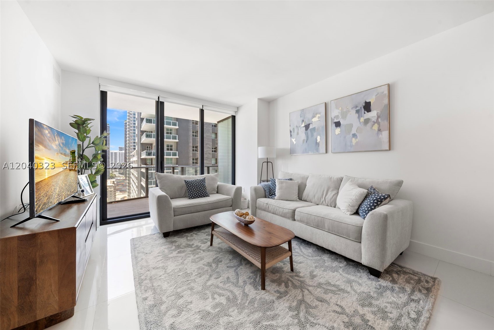 1300 S Miami Ave #2110, Miami FL 33130