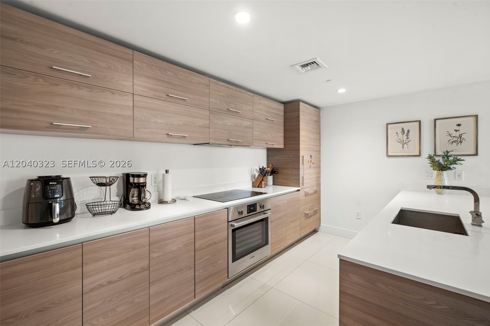 1300 S Miami Ave #2110, Miami FL 33130