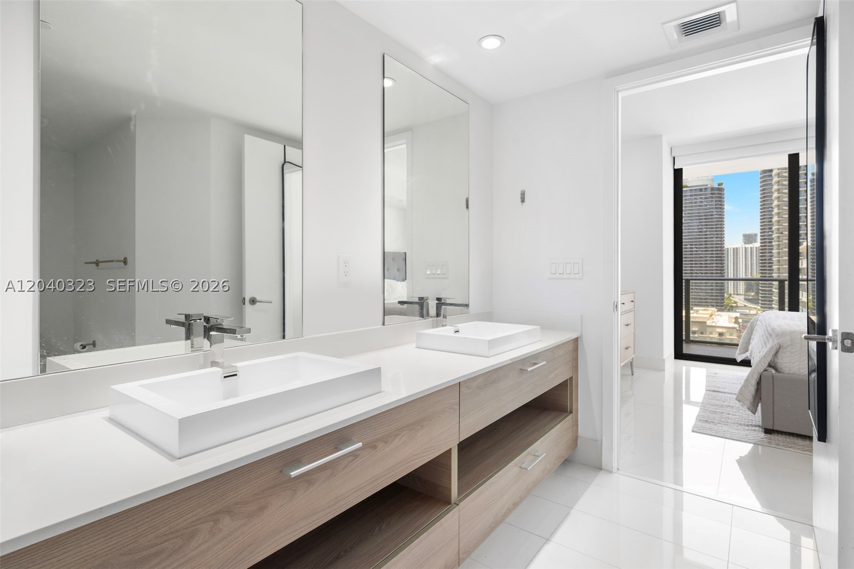 1300 S Miami Ave #2110, Miami FL 33130