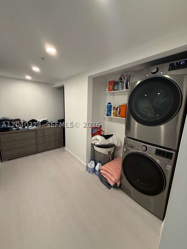 41 SE 5th St #1708, Miami FL 33131