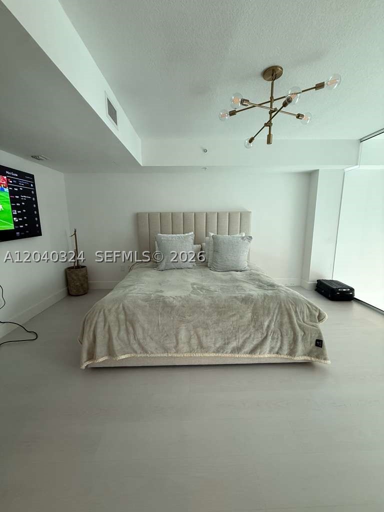 41 SE 5th St #1708, Miami FL 33131